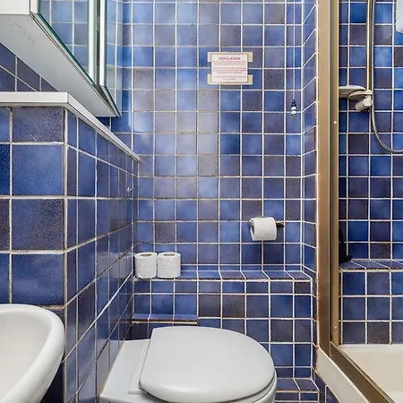 Compact Apartment In Central Лондон Экстерьер фото
