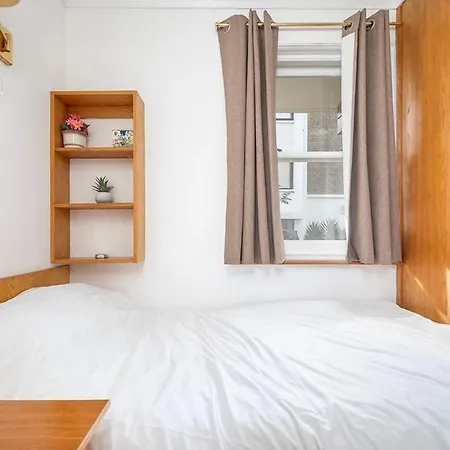 Compact Apartment In Central Лондон Экстерьер фото