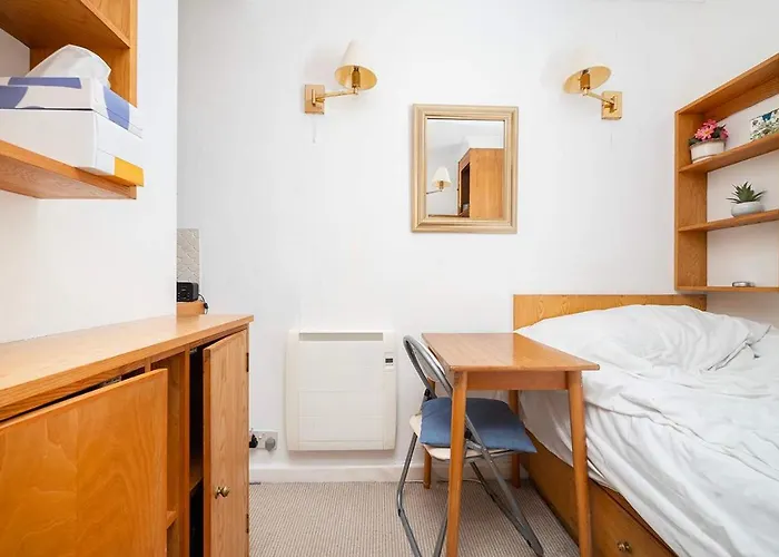 Compact Apartment In Central London